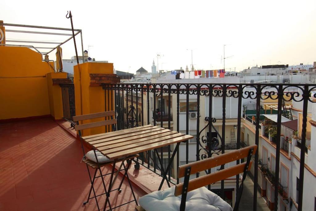 Suite Puerta Osario Con Terraza セビリア エクステリア 写真