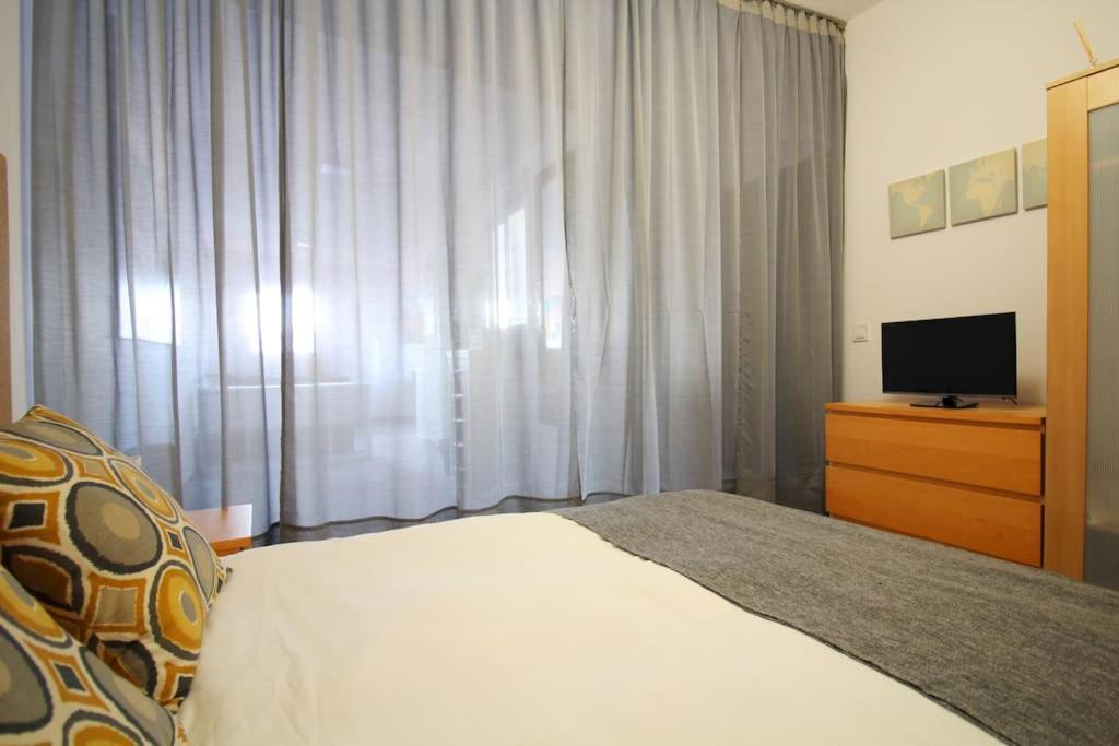 Suite Puerta Osario Con Terraza セビリア エクステリア 写真