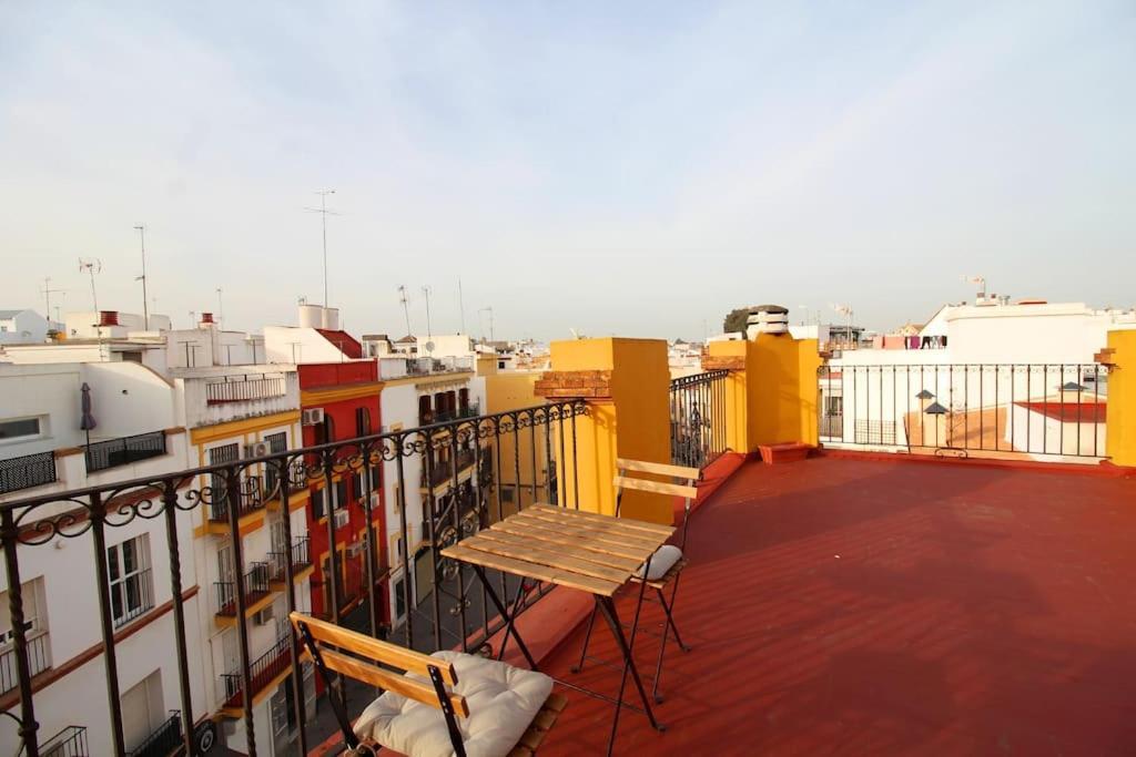 Suite Puerta Osario Con Terraza セビリア エクステリア 写真